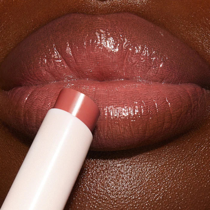 Charlotte Tilbury
Hyaluronic Happikiss Lipstick Balm
