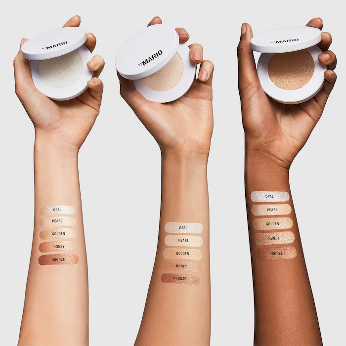 MAKEUP BY MARIO 
Soft Glow Highlighter shade Golden